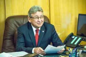 ПОЗДРАВЛЕНИЕ РЕКТОРА УГНТУ с 25-летием Института дополнительного профессионального образования